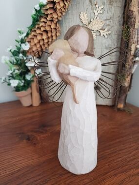 Willow Tree - Angel Of Friendship 1999 - Girl Angel Holding Puppy Dog